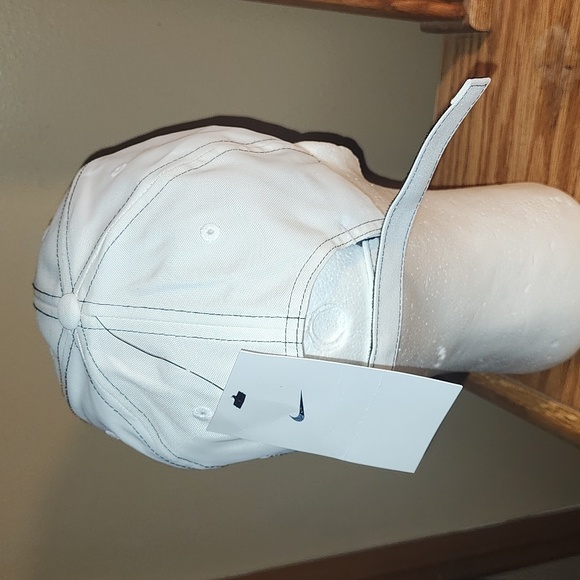 NIKE "DRI-FIT!" VELCRO STRAPBACK HAT - Picture 4 of 8